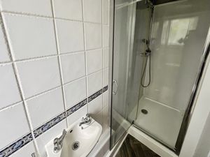 Shower room- click for photo gallery